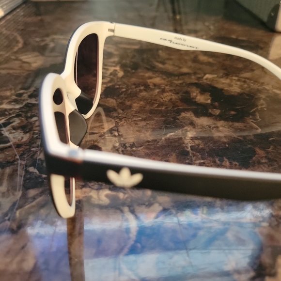 Womens Designer Sunglasses main image 5